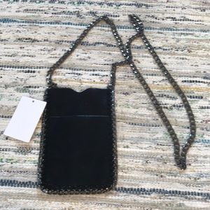 📱 Crossbody phone pouch for festivals🖤